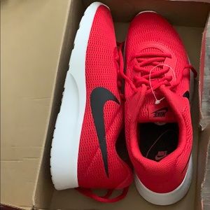 Men Nike tanjun shoes